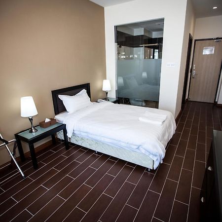 Putatan Platinum Hotel Κότα Κιναμπαλού Δωμάτιο φωτογραφία