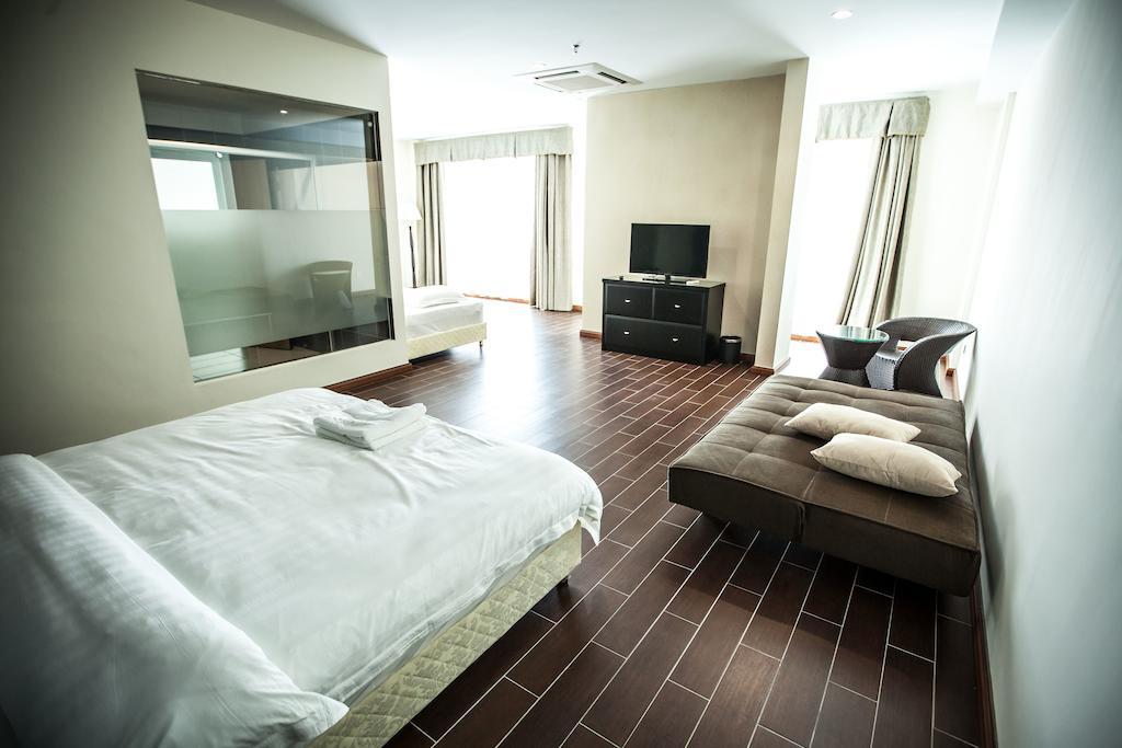 Putatan Platinum Hotel Κότα Κιναμπαλού Δωμάτιο φωτογραφία