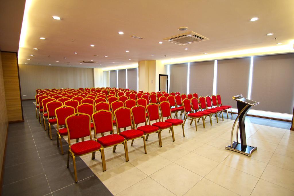 Putatan Platinum Hotel Κότα Κιναμπαλού Εξωτερικό φωτογραφία