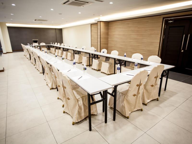 Putatan Platinum Hotel Κότα Κιναμπαλού Εξωτερικό φωτογραφία