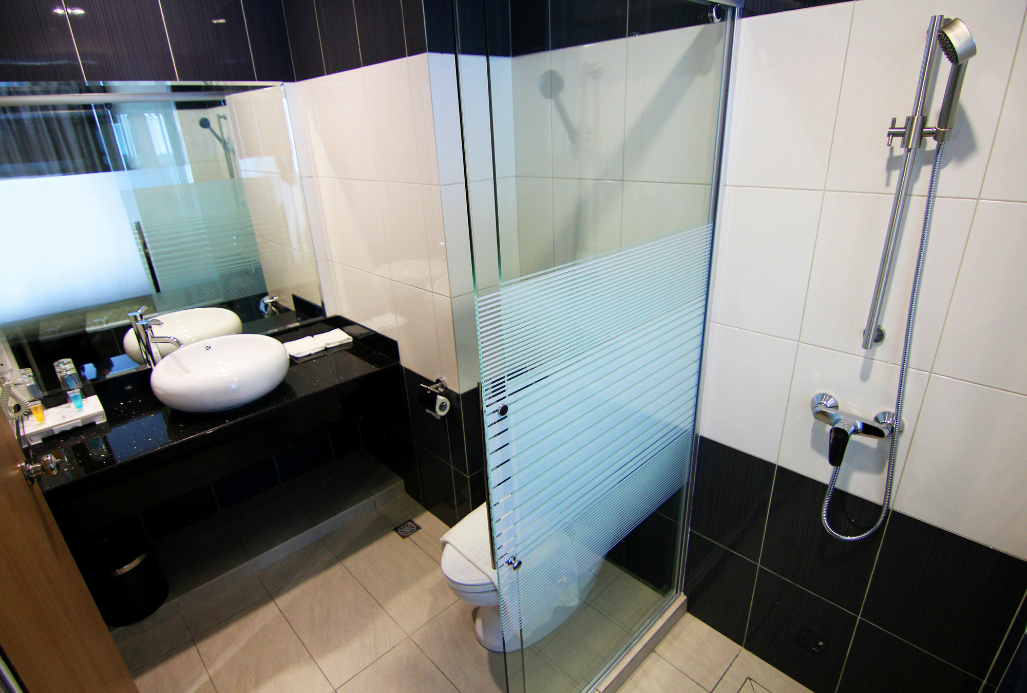 Putatan Platinum Hotel Κότα Κιναμπαλού Εξωτερικό φωτογραφία