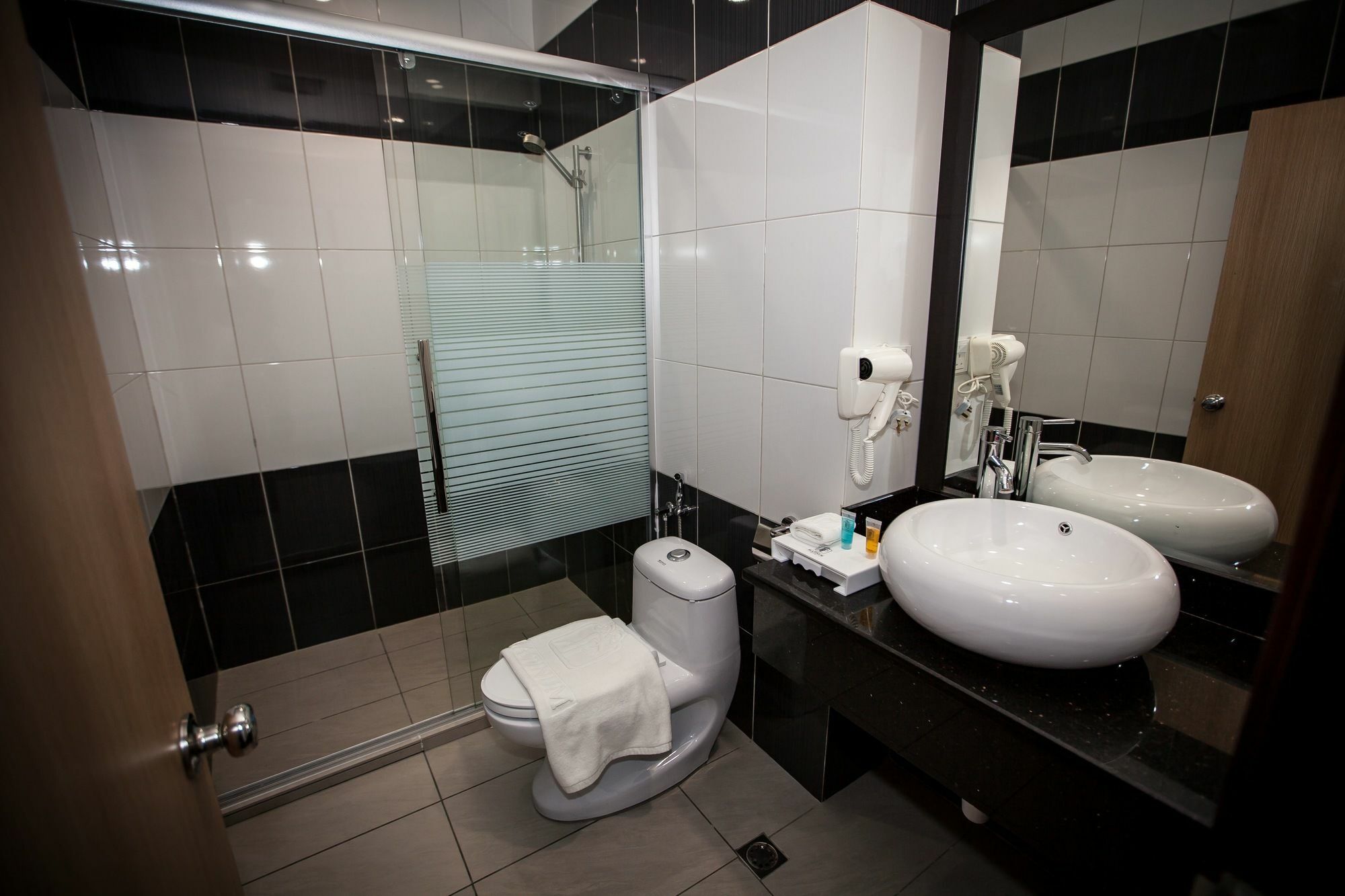 Putatan Platinum Hotel Κότα Κιναμπαλού Εξωτερικό φωτογραφία